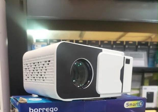 Projecteur Borrego Smart6 - 4K - WiFi 5G + Focus Automatique